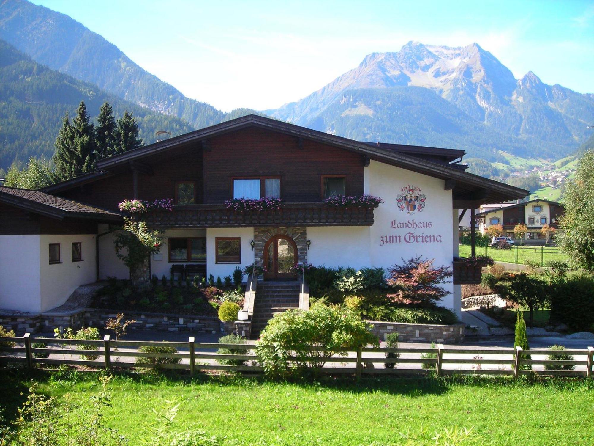 Landhaus Zum Griena Mayrhofen Exterior photo